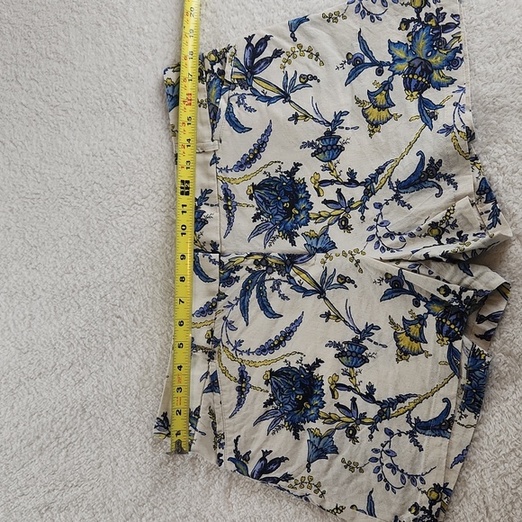 ANN TAYLOR LOFT riviera short floral linen size 10 blue yellow cream. So pretty! - Picture 2 of 8